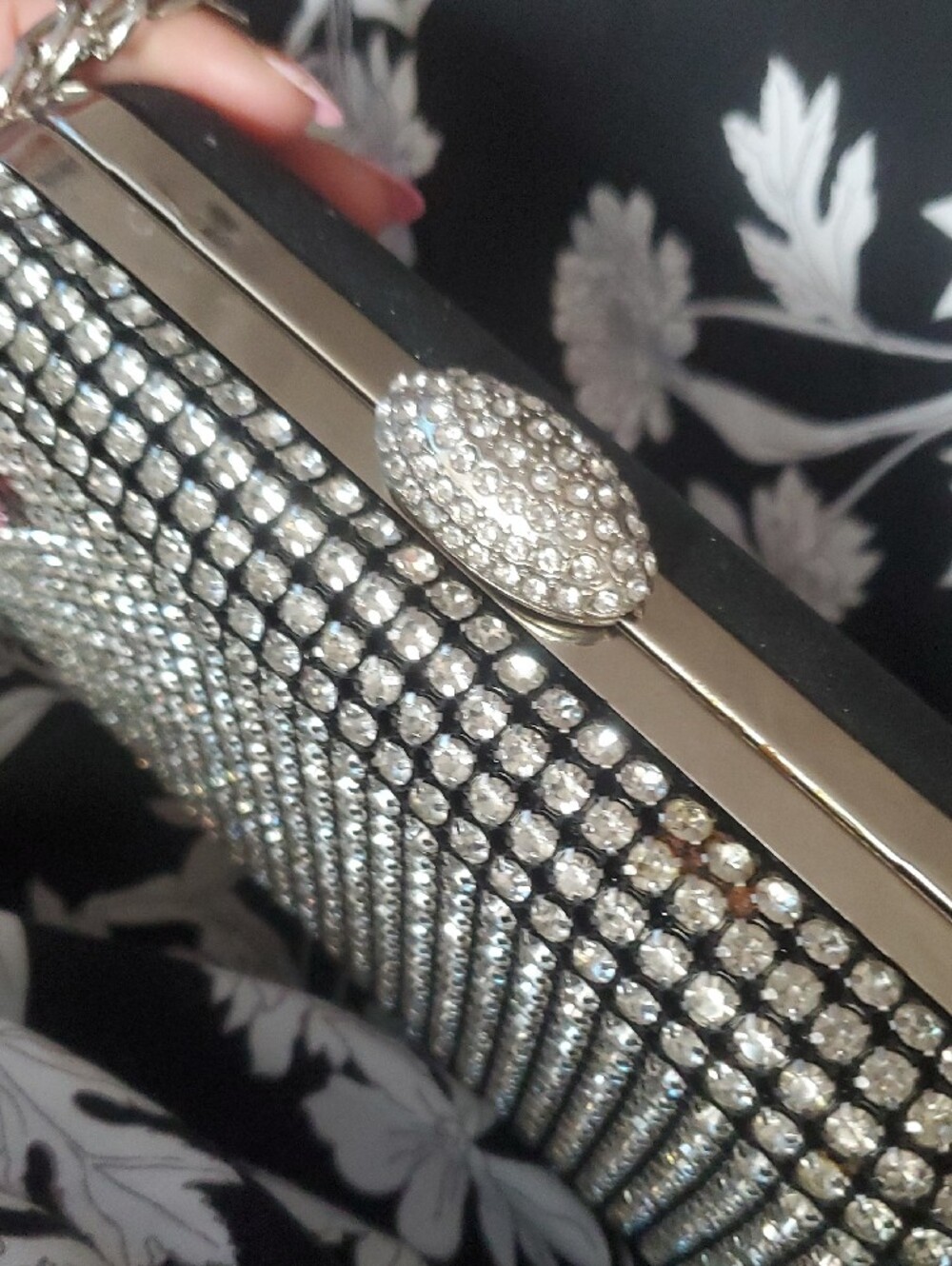 Source Unknown Silver Rhinestone Chain Clutch - Picture 5 of 9